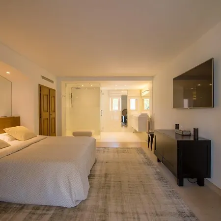 Вилла 20 Guests Amazing In Great Location, Saint-tropez