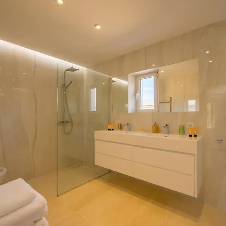 Вилла 20 Guests Amazing In Great Location, Saint-tropez *